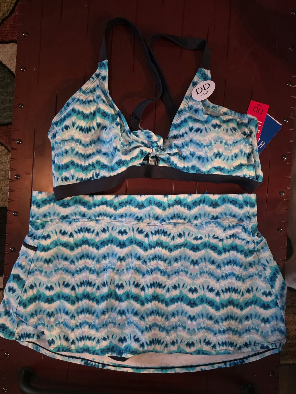 Brand New Blue Wrap Top, Bottoms, and Wrap.- Wavy  Print